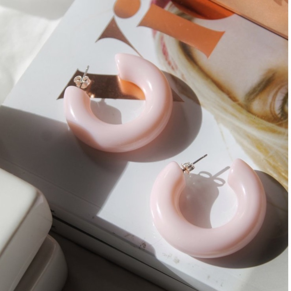 It’s Okay Lucio Hoops in Pink